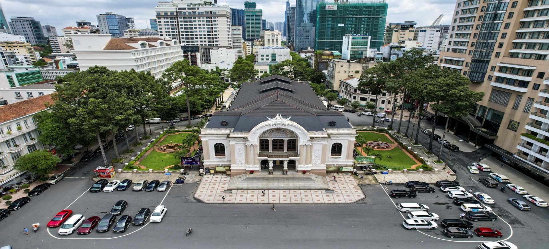 Check-in Nhà hát Thành phố: Nét đẹp giao thoa giữa nghệ thuật & kiến trúc